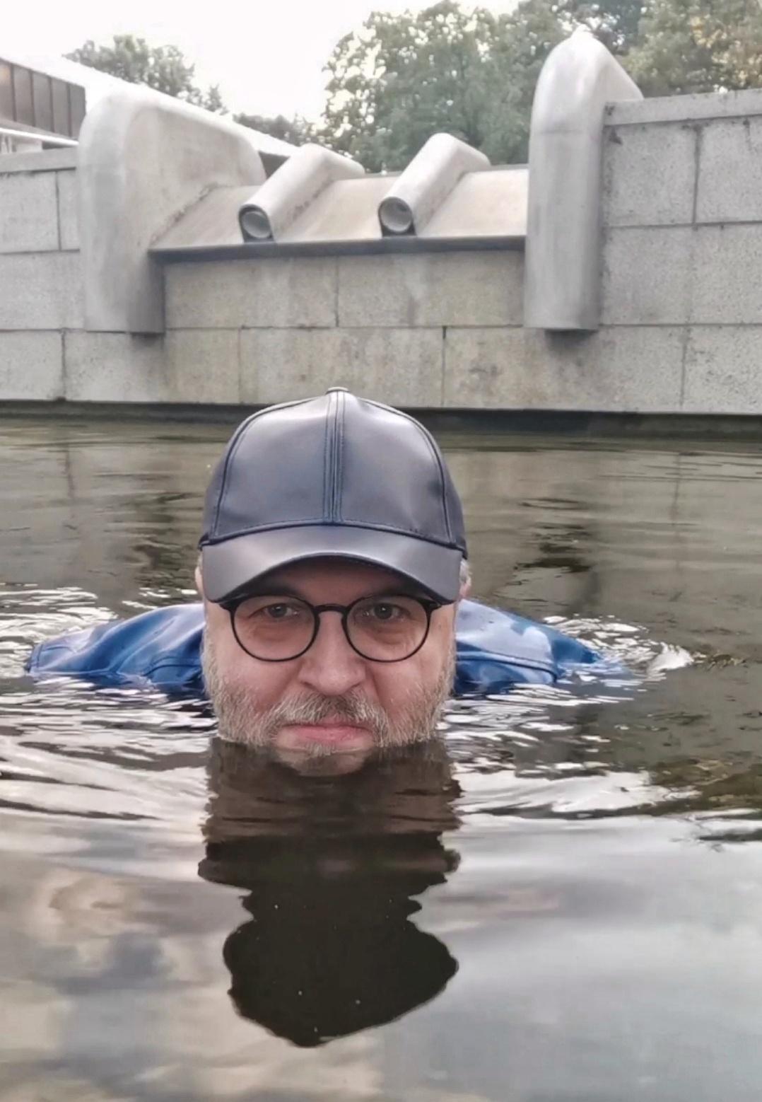 Öffentliches Bad in Lack & Sneaker Pt 3