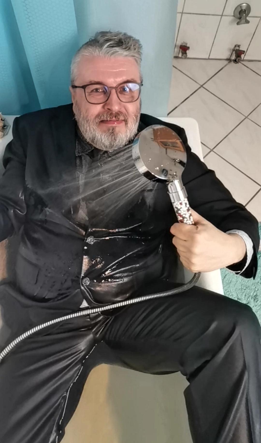 Bad im Anzug Pt 2