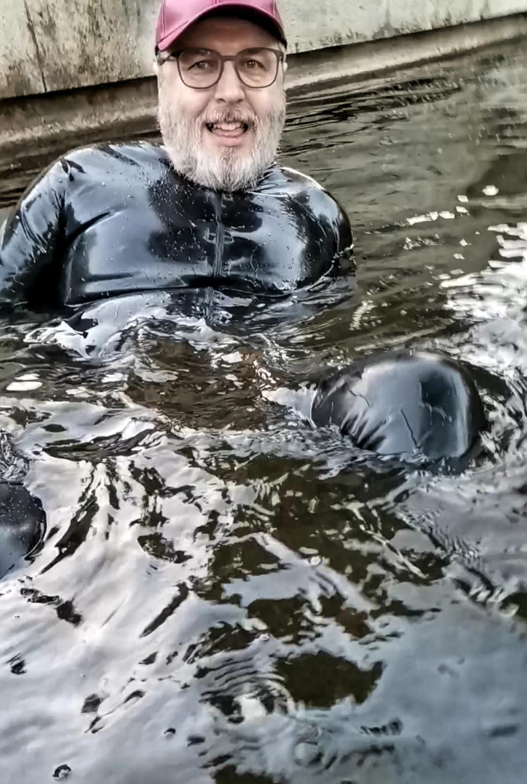 Wet in full Rubber & Sneaker Pt 2