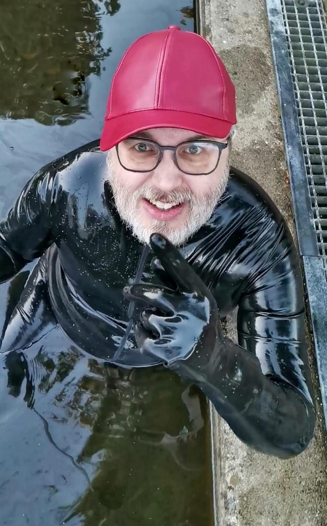 Wet in full Rubber & Sneaker Pt 3